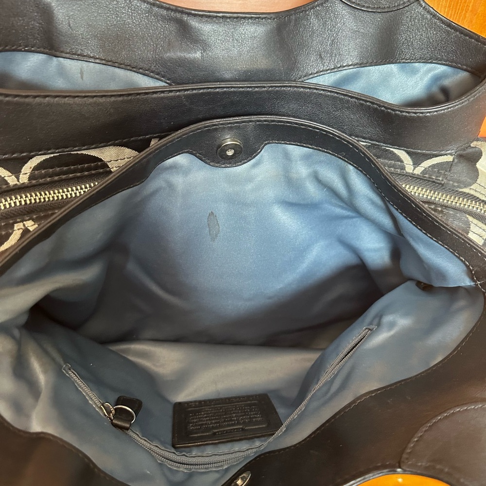 Coach Lexi Black & Gray Signature Jacquard Leather - Picture 3 of 5